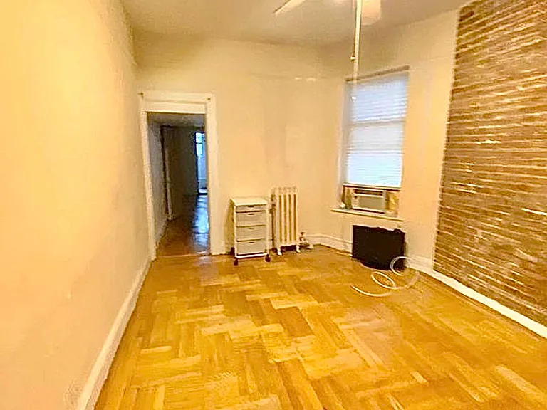 41 W 64th St #5C — Photo 3