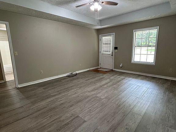 4th image of 125 Oakwood Dr