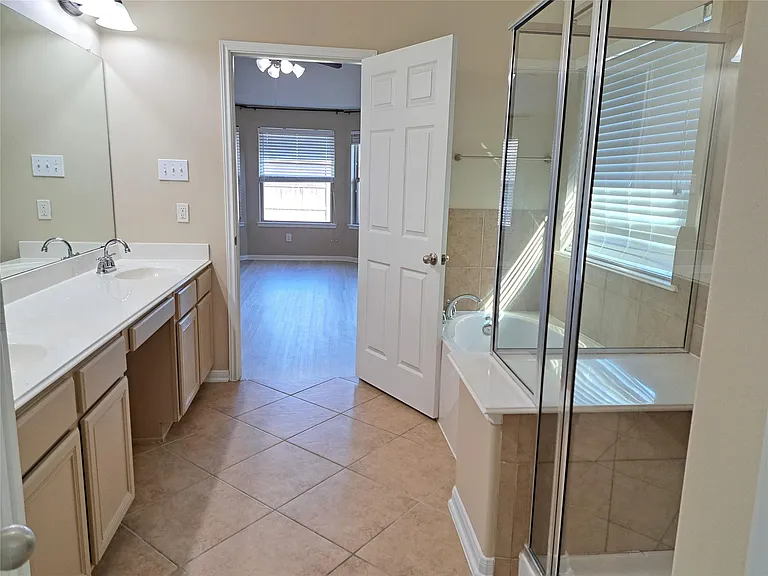 21910 Cascade Hollow Ln — Photo 23
