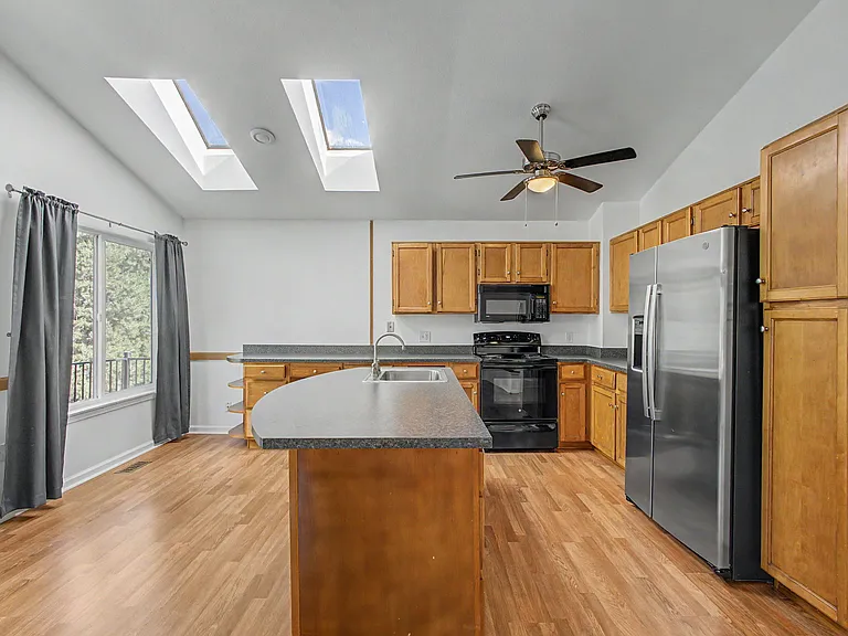 3731 Shefield Dr — Photo 5