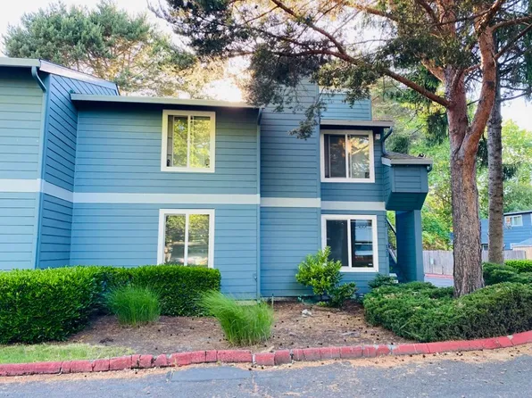 2330 SE Brookwood Ave APT 121, Hillsboro, OR 97123
