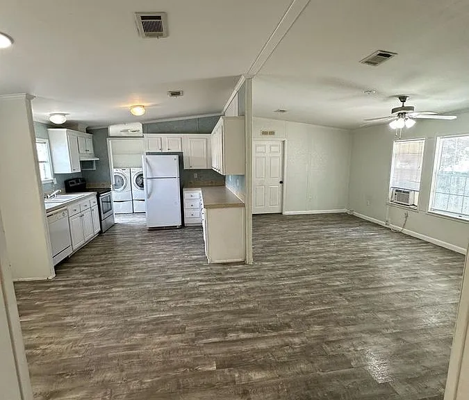 11832 Leeward Pl — Photo 5