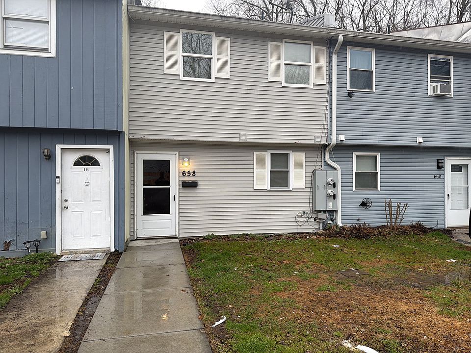 1st image of 658 Tara Dr #1