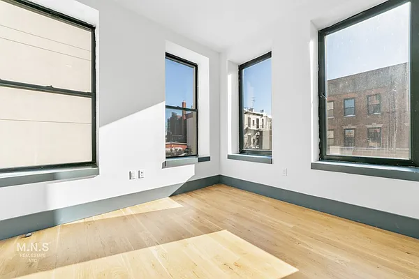 Rented by MNS | media 28