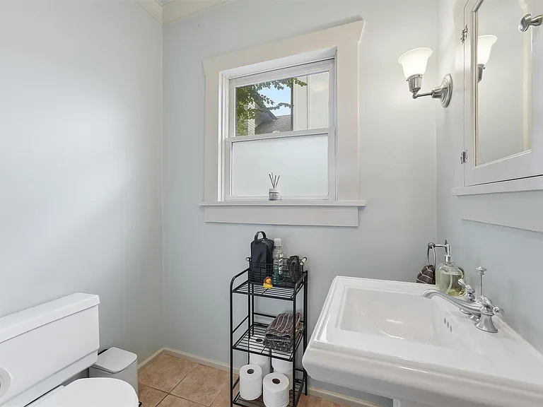 1114 Merrill St — Photo 10
