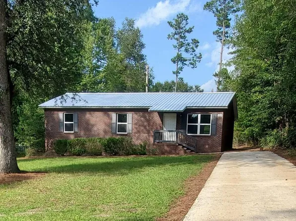 2958 Hillcrest St, Marianna, FL 32448