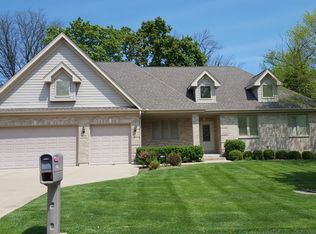 400 Periwinkle Way, Prospect Heights, IL 60070