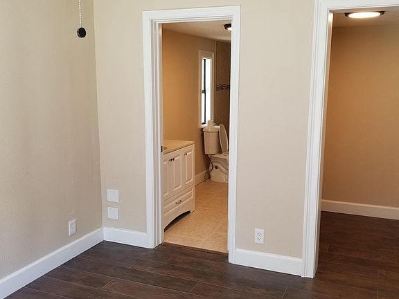 4th image of 2620 Primrose Cir