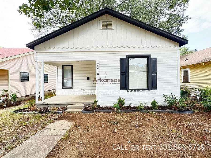 2218 S. Park Street | 2 Bedrooms | 1 Bathroom 1/2 Off First Month's Rent — Photo 1