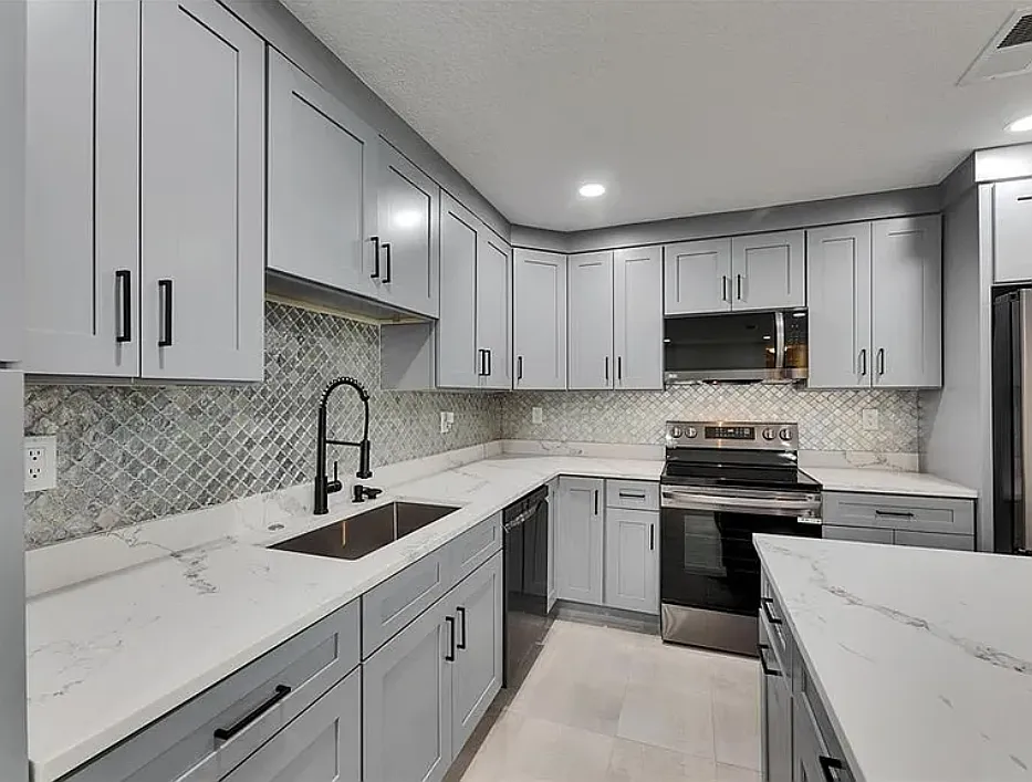 Apollo Beach Condo — Photo 3