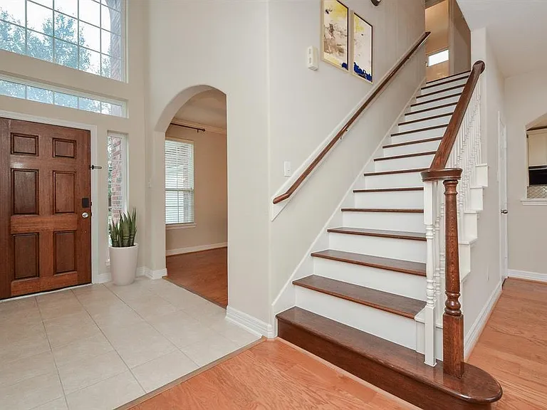 6102 Meadowstream Ct — Photo 3