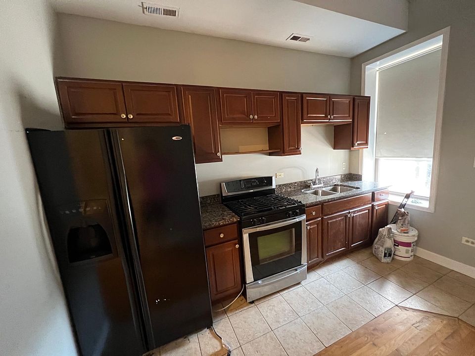 1st image of 1787 W Chicago Ave #2