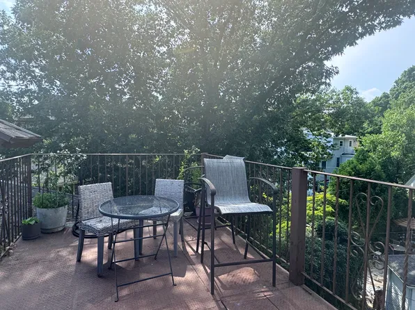 33 Oakland Rd #3, Brookline, MA 02445