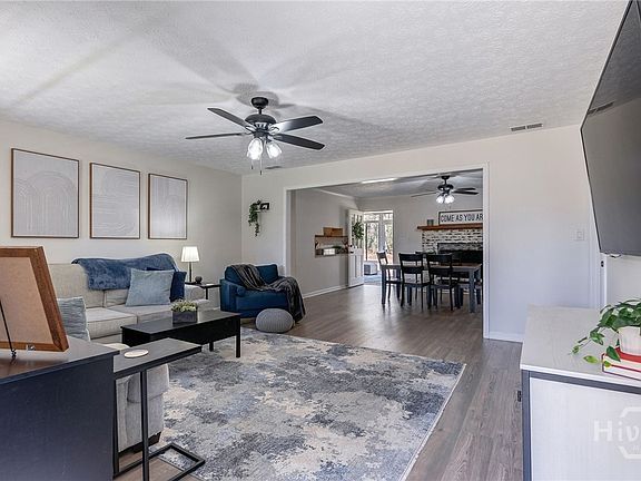 5th image of 190 Pioneer Court