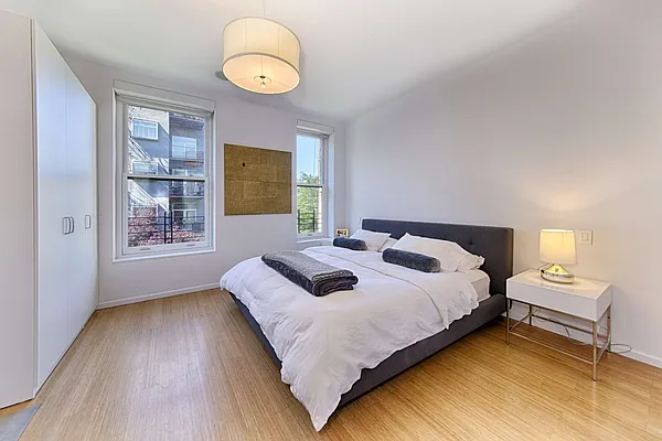 Rented by Isen & Company : Real Estate Advisors | media 5