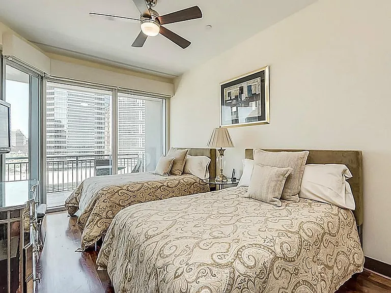 1600 Post Oak Blvd #1202 — Photo 7