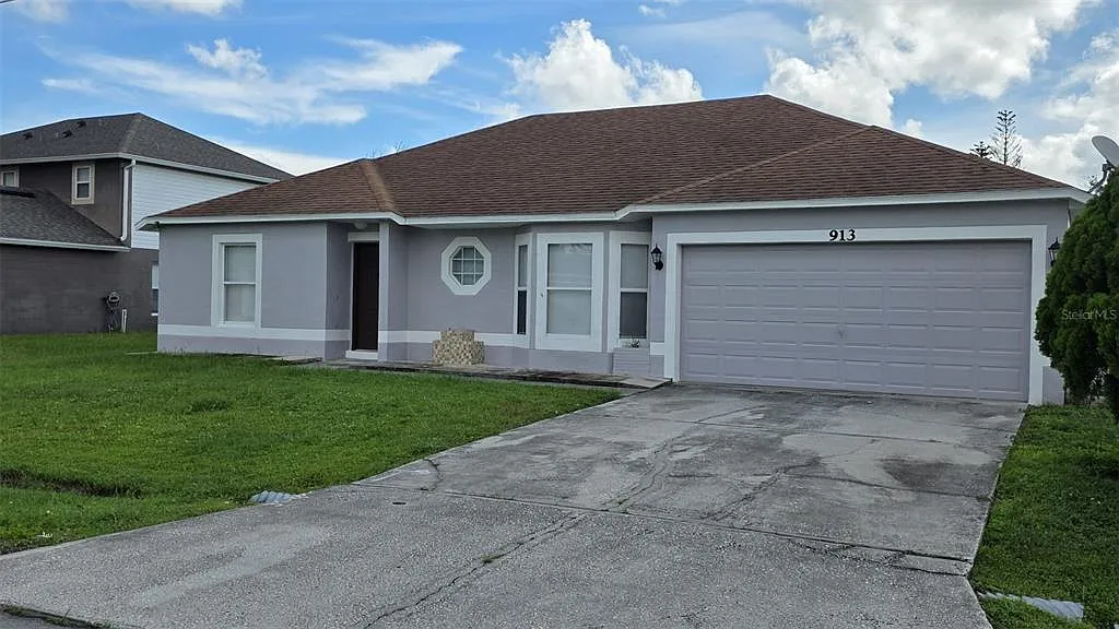 3 bed, 2.0 bath, 1796 sqft, $1,875 — Photo 2