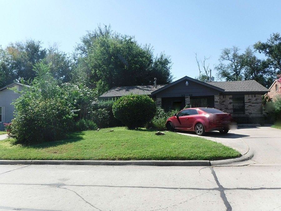 1st image of 3320 NE 12th St