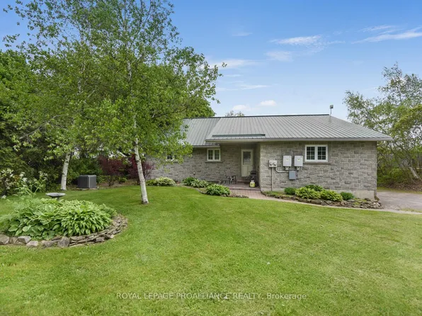 2111 County Road 2 Rd E, Edwardsburgh/cardinal, ON K0E 1T1