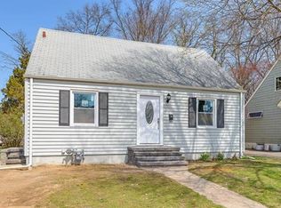 601 Edgeworth St, Middlesex, NJ 08846