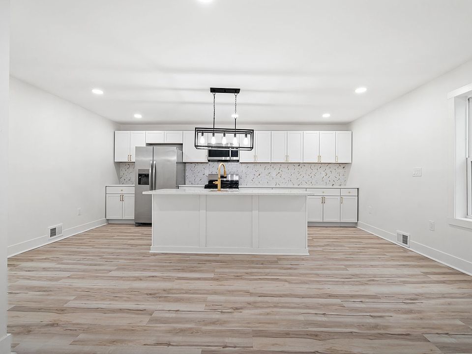 1st image of 6963 Verona St