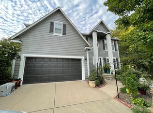 14302 S Summit Ct, Olathe, KS 66062