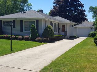 108 S William St, Mount Prospect, IL 60056