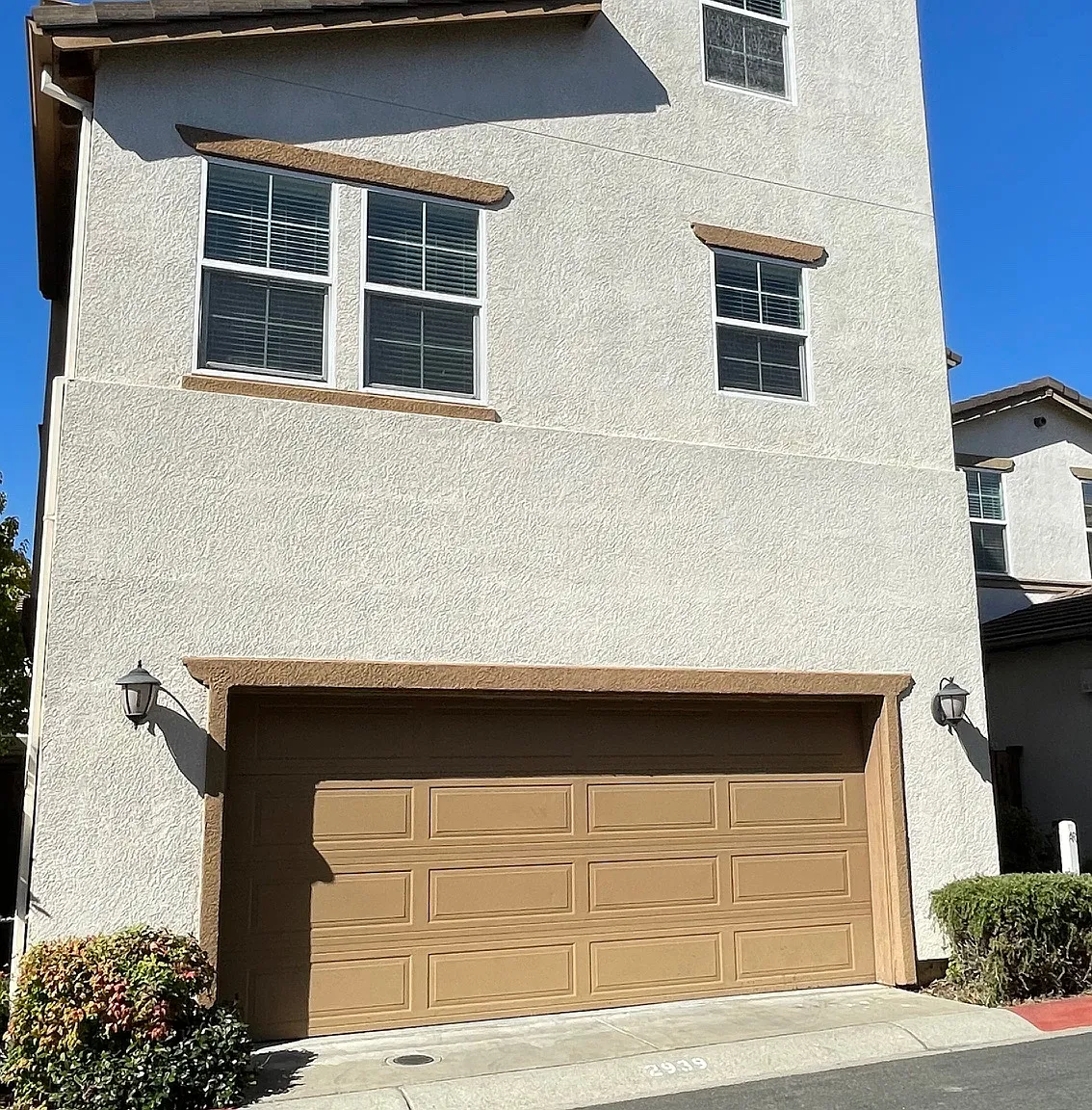 3 bed, 3.5 bath, 1820 sqft, $3,850 — Photo 1