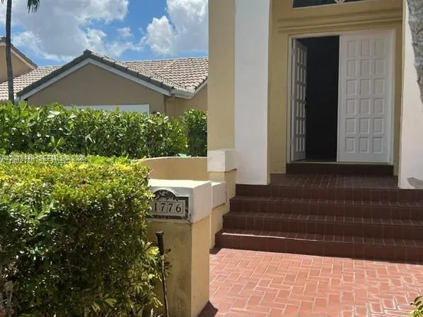 11776 SW 92nd Ln, Miami, FL 33186
