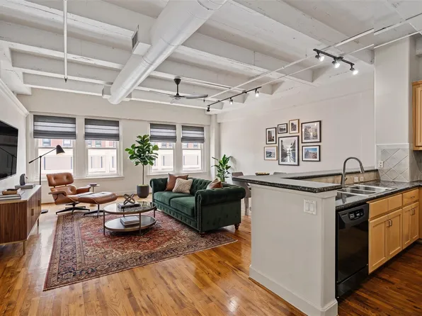 1120 Texas St APT 6B, Houston, TX 77002