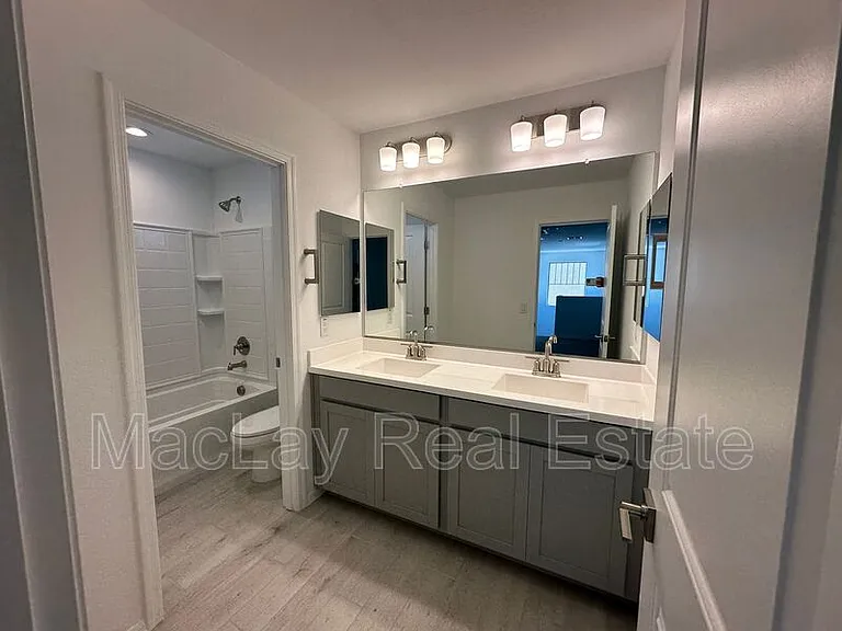 3809 N 100th Dr — Photo 6