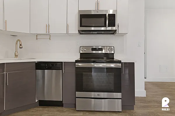 Rented by REZI | media 4