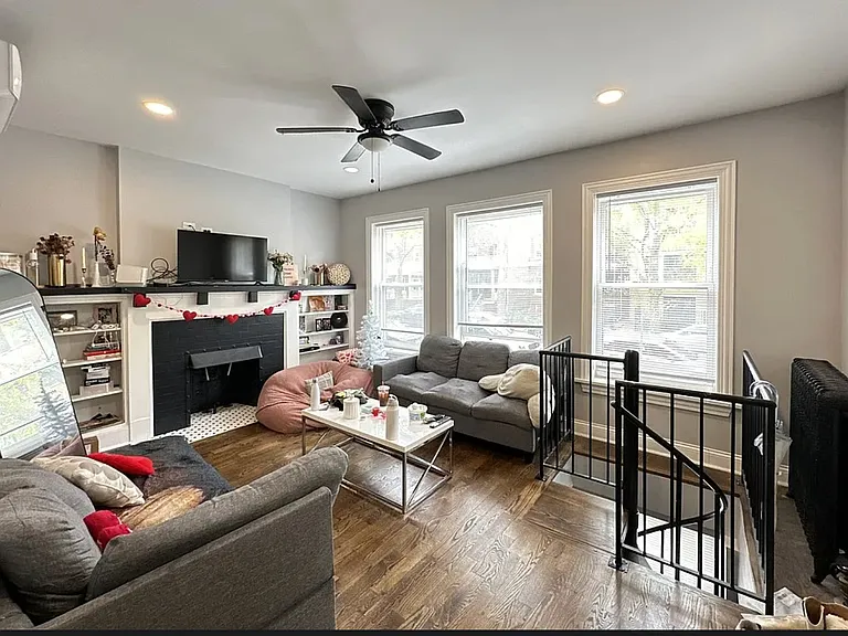 6259 N Lakewood Ave #1 — Photo 1
