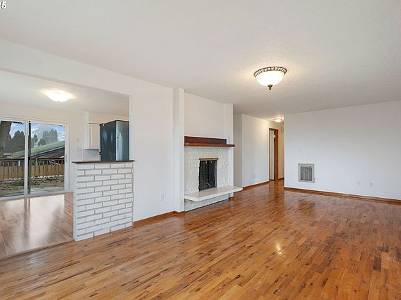 4th image of 5607 NE 45th Ave