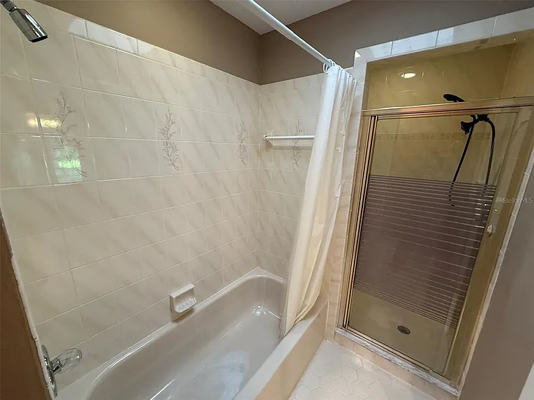 4270 Ascot Dr — Photo 16