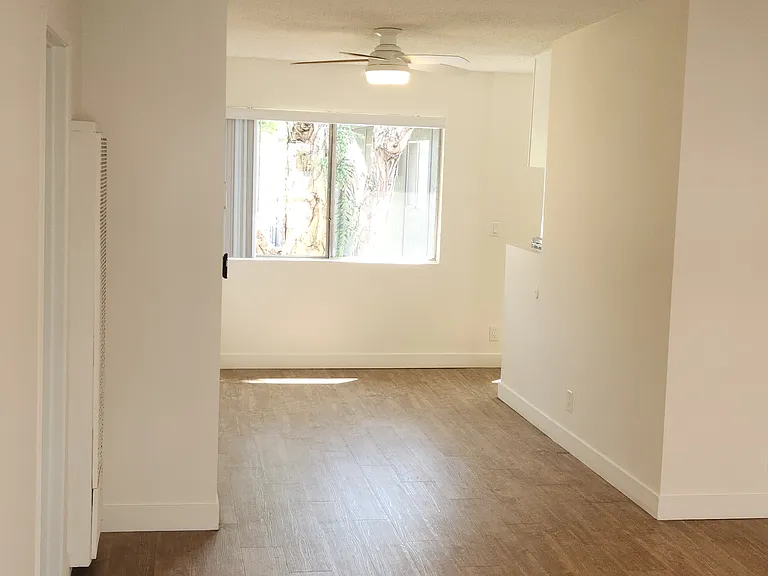 Sherman Pines Apartments — Photo 43