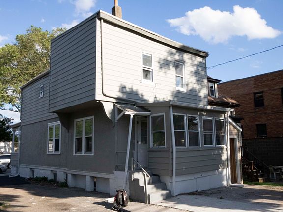 3rd image of 103 Telford St