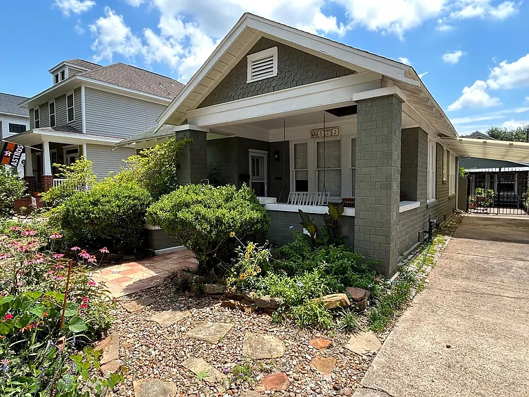 1322 Harvard St — Photo 15