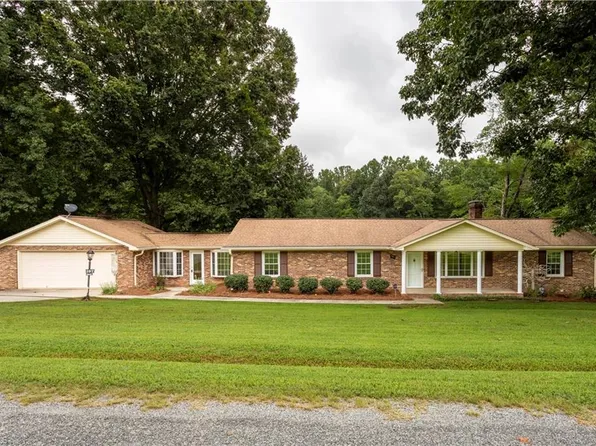 397 Lanier Dr, Lexington, NC 27295