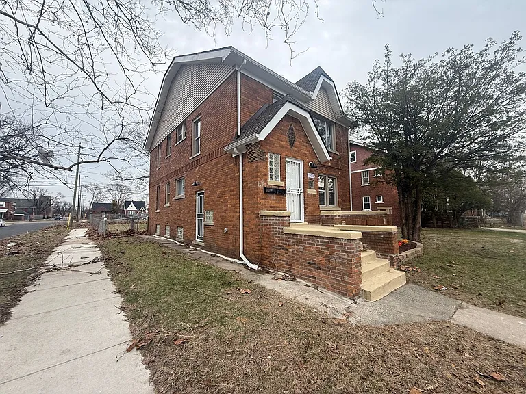 15512 Mendota St — Photo 23