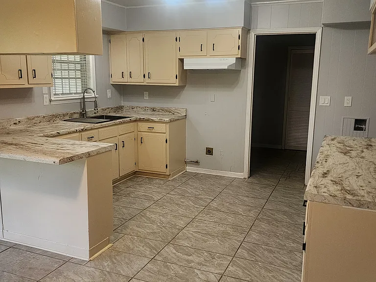 2166 Fortune Ave — Photo 1