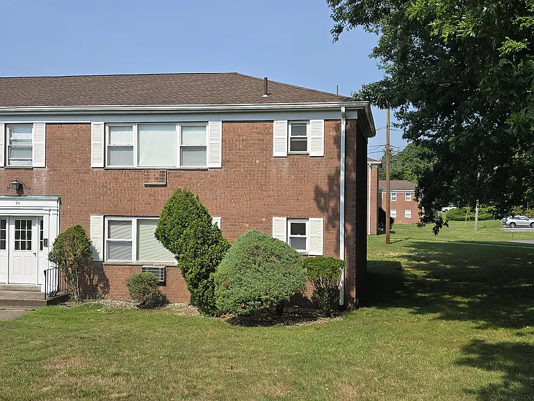 24 Rolling Ridge Rd #A — Photo 2
