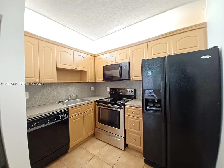 11120 Royal Palm Blvd #4-10 — Photo 4