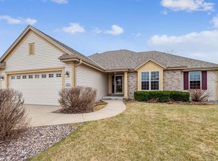 N173W20023 Creekside Dr, Jackson, WI 53037