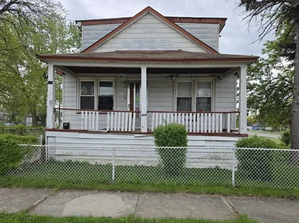 609 E 152nd St, Phoenix, IL 60426