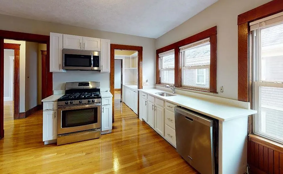 74 Harlow St #1