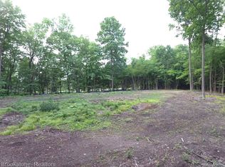 1700 Imperial Dr, Highland, MI