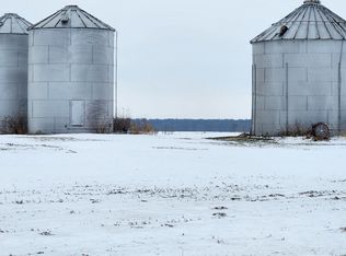 497 Timber Creek Rd, Dixon, IL 61021