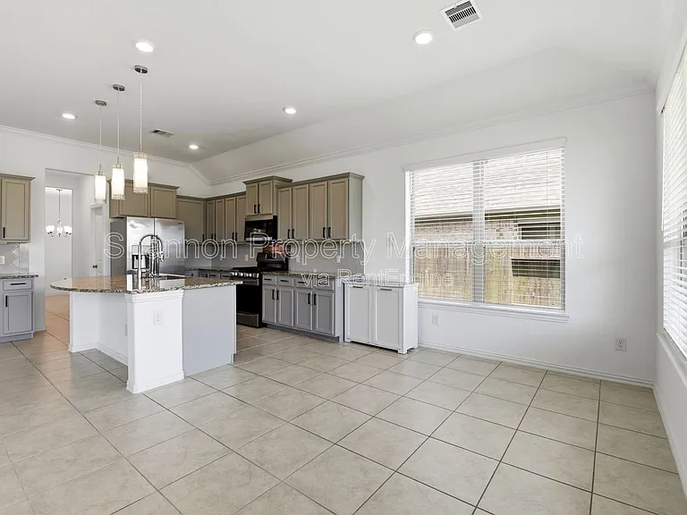 1618 Rosedale Dr — Photo 14
