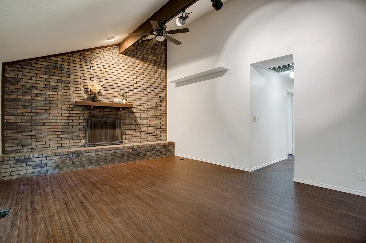 3 bed, 1265 sqft, $1,100 — Photo 2